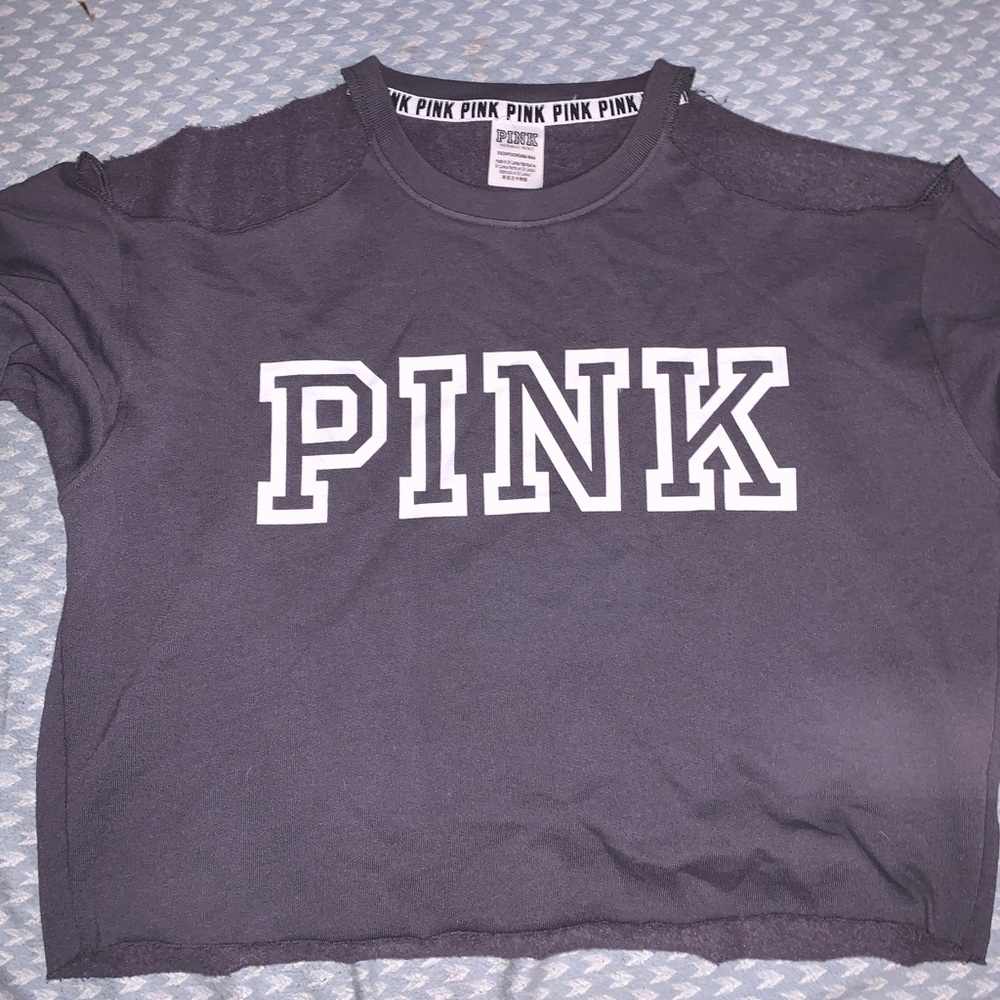 VS Cold shoulder Cropped-Crew